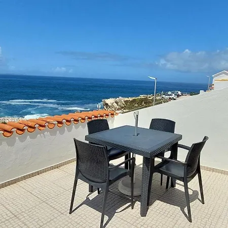 The Whale House * باليال